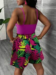 Set da 2 pezzi composto da top a canotta minimalista di colore fucsia e pantaloncini con stampa foglie all-over