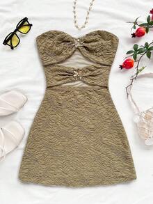 Soleia 女士度假露肩镂空花朵装饰金属扣针织纹理面料紧身迷你连衣裙，适合度假、音乐节、节日约会、下午茶、海滩 - 卡其色 - 查看 4