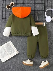 SHEIN 男婴两件套外套套装，撞色连帽拉链外套和松紧腰裤，保暖内衬，舒适保暖，适合户外活动和日常休闲穿着。男婴保暖连帽衫套装，幼儿冬季套装，男婴服装，男婴运动服，幼儿服装，婴儿套装，男婴运动服，舒适小精灵，男婴冬季服装套装，男婴套装，男童秋季服装，6个月-3岁 - 彩色 - 查看 2