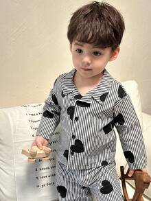 Hapijoa 2件套幼儿男童条纹爱心休闲长袖衬衫和裤子家居服套装，春秋季 - 黑與白 - 查看 5