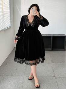 Vibekara 优雅V领蕾丝拼布腰部公主长袖连衣裙 - 黑色 - 查看 5