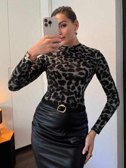 Lavishia Camiseta de manga larga ajustada de punto con estampado de leopardo de moda