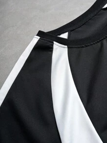 Manfinity Campus Court 年轻休闲黑白拼布刺绣T恤 - 黑與白 - 查看 7