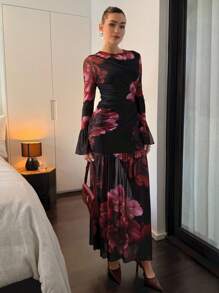 Lavishia 红色浪漫花卉印花圆领长袖喇叭袖口褶皱腰半透明下摆修身连衣裙，优雅浪漫，适合初秋，社交媒体影响者风格 - 彩色 - 查看 4