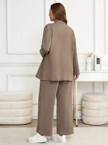 SHEIN Clasi 大码休闲通勤条纹夹克和裤子套装 - 咖啡棕 - 查看 9