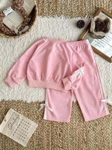 SHEIN 女婴幼儿新生儿0-3岁休闲日常百搭运动蝴蝶结装饰粉色长袖卫衣和裤子套装，秋冬 - 粉色 - 查看 2