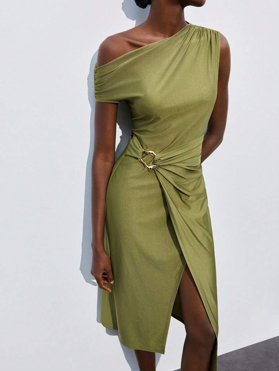 Maija 春夏新款不对称剪裁连衣裙，不对称肩领，收腰设计，饰以金属装饰纽扣，优雅别致 - 淺綠色 - 查看 1