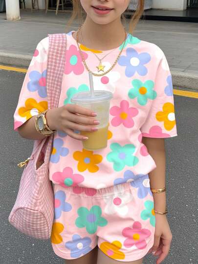 SHEIN 2 件套青少年女孩休闲简约多巴胺花朵印花圆领短袖 T 恤和短裤，适合夏季、清凉夏日、度假氛围