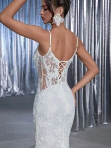 Glamrae Romantic Lace Spaghetti Strap Top With Deep V-Neck, 3D Floral Beaded Adjustable Tie Back, Mermaid Hem Flowy Skirt, Suitable For Various Wedding Occasions