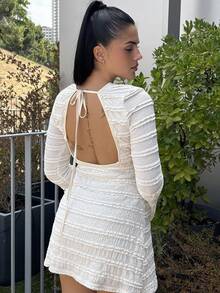 Lucia Bellido 全新圆领性感提花针织弹力面料喇叭袖露背短款连衣裙 - 杏色 - 查看 1