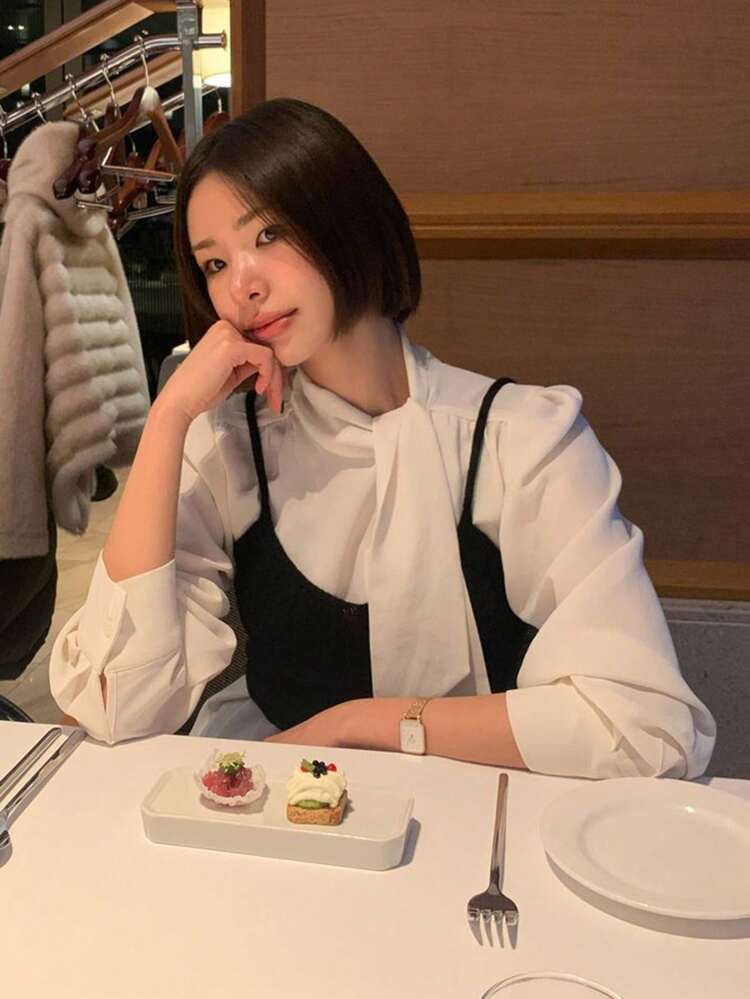 French Puff Sleeve Tie Neck Blouse, Minimalist Design Slim Fit V-Neck Top For Commuting Long Sleeve Top