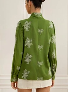 Aveloria Rosie Elegante grüne bestickte Bluse mit Schleifen-Kragen, zarte Stickerei-Kragen, anmutig und geeignet für Dates, Nachmittagstee und andere Anlässe