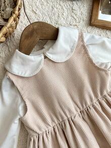 SHEIN 2 件套女婴幼儿 0-3 岁休闲日常乡村风格针织娃娃领衬衫和灯芯绒刺绣卡其色无袖连衣裙秋冬装 - 杏色 - 查看 7