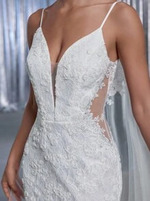 Glamrae Romantic Lace Spaghetti Strap Top With Deep V-Neck, 3D Floral Beaded Adjustable Tie Back, Mermaid Hem Flowy Skirt, Suitable For Various Wedding Occasions