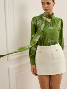 Aveloria Rosie Elegante grüne bestickte Bluse mit Schleifen-Kragen, zarte Stickerei-Kragen, anmutig und geeignet für Dates, Nachmittagstee und andere Anlässe