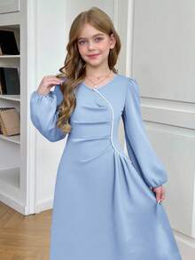 SHEIN Serisse Kids 女童珍珠串珠灯笼长袖V领褶饰优雅纯色中长连衣裙，适合秋冬 - 淺藍色 - 查看 6