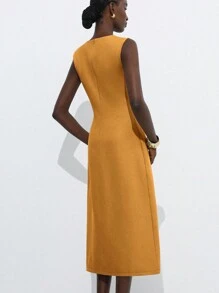 Aveloria Modichic Beige Twill Round Neck Sleeveless Minimalist High-End Design Waist Pleated Design With Leather Belt Decor Commuter Casual Versatile Vintage Style Women Long Dress