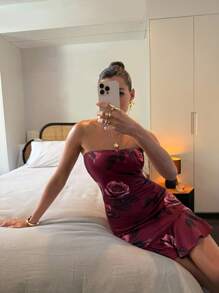 Lavishia Gaun Mini Bustier Berenda dengan Motif Bunga Merah Anggur Elegan dan Menggoda untuk Pesta Musim Panas, Busana Klasik Tanpa Bahu untuk Wanita - Burgundy - View 5