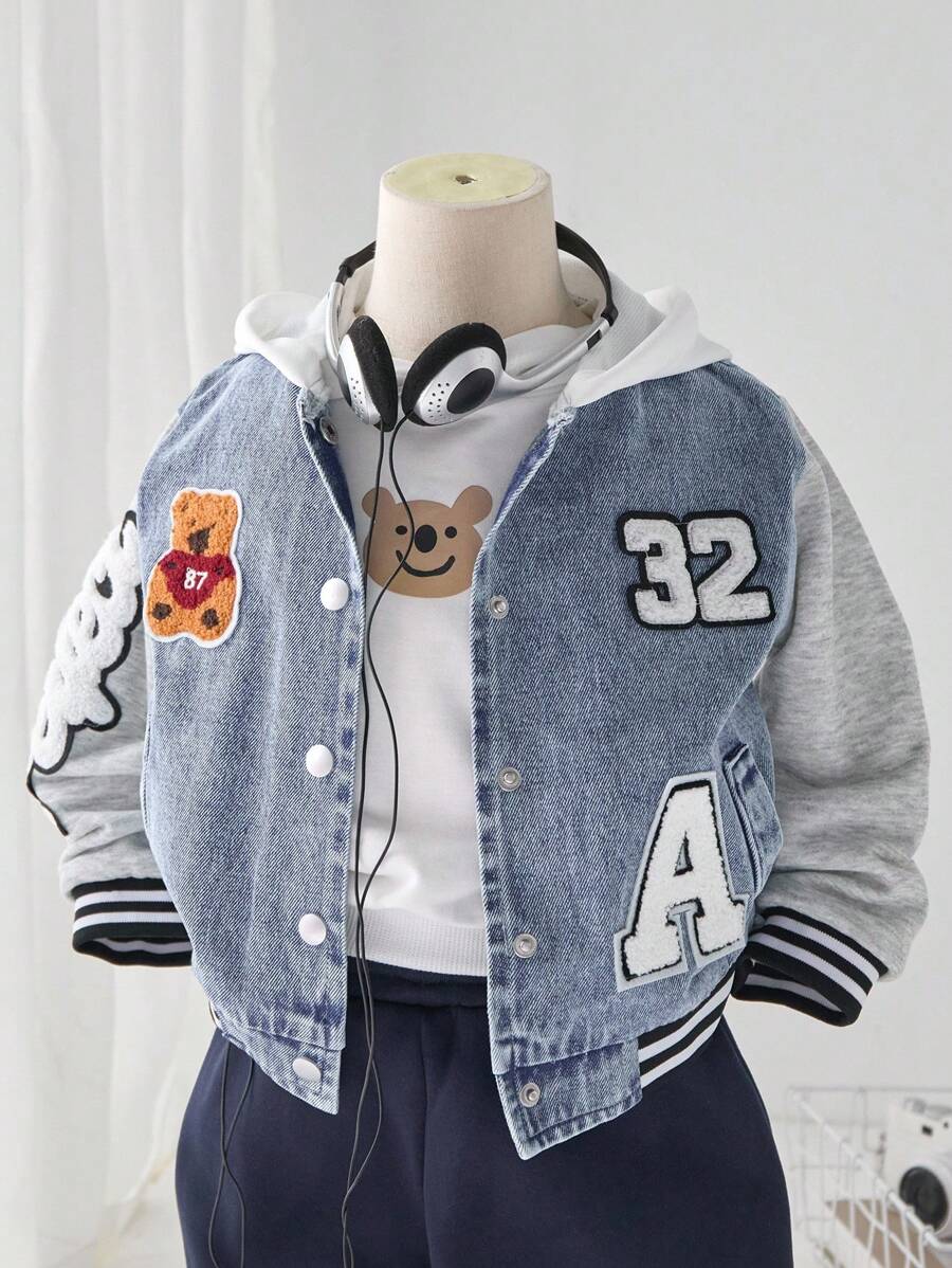 Áo khoác denim xanh nhạt có mũ chần bông phối patchwork thêu gấu kỹ thuật số phong cách đại học casual đường phố cho bé trai, thời trang streetwear, phù hợp mùa xuân và mùa thu - Rửa nhẹ - Xem 1
