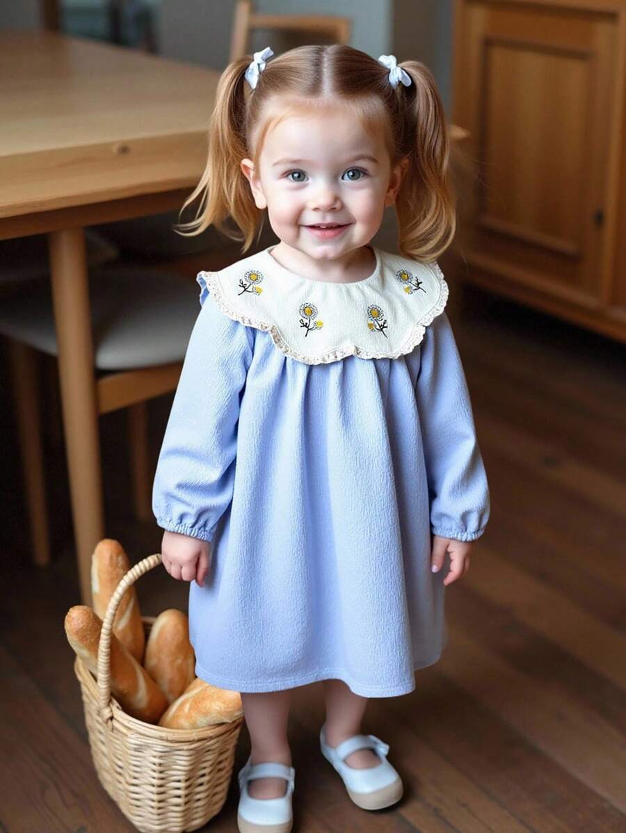 SHEIN 女宝宝时尚休闲花卉刺绣领连衣裙适合秋冬季日常穿着 - 藍色 - 查看 1