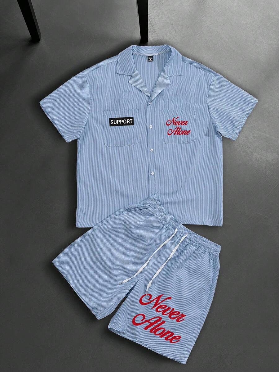 Manfinity EMRG 2 pièces/Set Chemise à manches courtes et short imprimés de rayures et de lettres pour hommes, décontracté, mode, tenue de rue, style preppy, chemise à boutons col, idéal pour un cadeau de petit ami, chemises de rue pour hommes, t-shirts vintage pour hommes. Ensemble court rayé bleu pour hommes, 2 pièces, ensemble d'été pour hommes, ensemble assorti pour hommes, ensemble court décontracté pour hommes, 2 pièces, un excellent cadeau pour votre petit ami - Bleu et Blanc - Voir 1