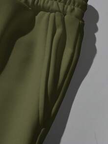 RueChic Cotton Men Letter Patched Detail Drawstring Waist Sweatpants - Army Green - View 8