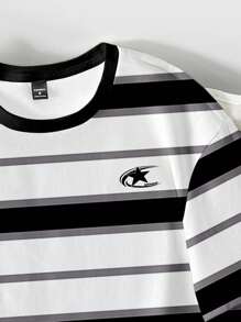 Manfinity Joysei Camiseta casual de hombre con patrón de rayas, versátil para uso diario, adecuada para verano, actividades al aire libre, escuela, deportes