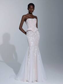 Elitara Elegant And Gorgeous White Luxurious Embroidered Lace Splicing Mesh Hand-Appliqué With Pearls Tube Top Waist Three-Dimensional Patch Fishtail Skirt Triangle Insert Design Tail Suitable For Wedding Events Bachelorette Party Holiday Dance Honeymoon Wedding Dress