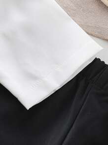 SHEIN 3件套婴儿/男童套装：1件白色纽扣长袖衬衫，1件心形图案黑色罗纹领针织背心，1条黑色梭织长裤，适合初秋、上学、日常、度假穿着。男童服装，男童套装，男童毛衣背心，男童服装，男童套装，男童时尚，男童条纹背心套装，男童秋冬熊图案婴儿服装，男童休闲套装，黑白男童套装 - 彩色 - 查看 5