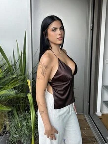 Lucia Bellido Áo thun satin cổ thấp hở lưng dự tiệc năm mới - Cà phê nâu - Xem 4