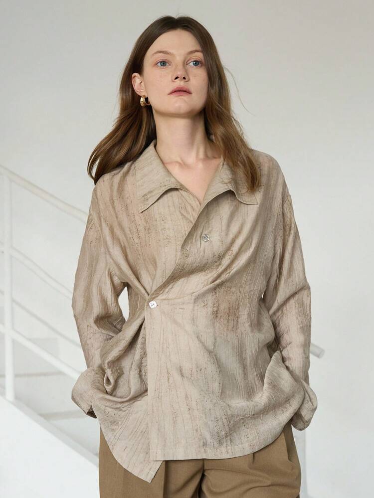 Women's Loose Business Casual Textured Ombre Asymmetrical Hem Design Button Up Long Sleeve Shirt, Autumn