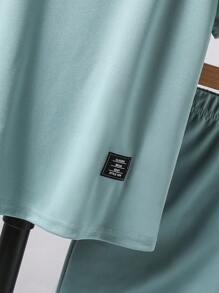 SHEIN Conjunto de Camiseta de Manga Curta com Gola Careca e Shorts Estampados Casuais para Meninos Pré-Adolescentes