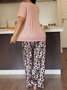 SHEIN Leopard Heart Casual Round Neck Short Sleeve Pajama Set, Plus Size, Outfits - Multicolor - View 2