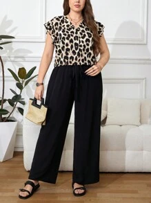 SHEIN LUNE Plus Size Women 2 Pieces Set: Ditsy Floral Cap Sleeve Top With Bowknot And Plain Wide Leg Pants Summer Boho Old Money Summer Outfits For Women Spring Break Rave Outfits Festival Spring Break Outfits CasualElegant Floral Vacation Outfits Woman Easter Dress Easter Outfit Women Fall Women Clothes School Clothes Country Outfits Women Vintage Clothes Women Teacher Outfits For Women