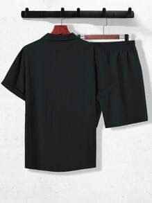 Manfinity RSRT 男士夏季纯色短袖单排扣衬衫和短裤休闲两件套 - 黑色 - 查看 2