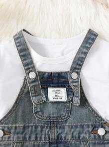 SHEIN Baby Boys' Fall/Winter Vintage Urban Street Cool Style Distressed Basic Everyday Style Casual Soft Cute Korean Style Blue Denim Flap Pocket Patch Cat Whiskers Overalls Romper,Boys Back To School Clothes,Boys Homecoming Clothes,Fall/Winter Kids Clothes,Toddler Boy Denim Overalls Romper,Baby Boys Baby Girls Denim Jumpsuit,Boys Night Out Outfit,Baby Christmas Clothes