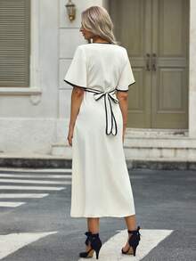 EMERY ROSE 女装新款春夏设计感杏色撞色黑色V领荷叶边袖撞色抽绳腰带A字廓形修身开衩休闲度假高端优雅气质连衣裙