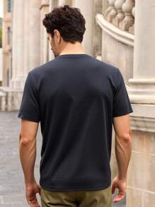 Manfinity VCAY LEGENDS STAY ALIVE Legendary Letter Print Men's Dark Gray Fitted Texture Fabric Round Neck Short-Sleeved T-Shirt, Graphic Tee, Going Out Tops,Basic Tops,Summer,Black Top,Back To School,4th Of July - Dark Grey - View 4