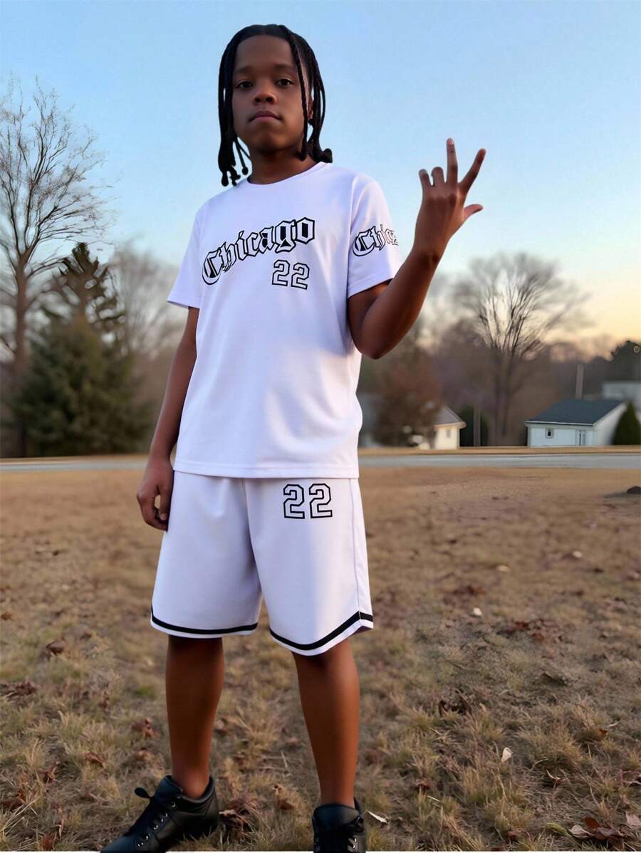 SHEIN Explorewe 青少年男孩字母印花短袖t恤和短褲兩件套裝 - 白色 - 查看 1