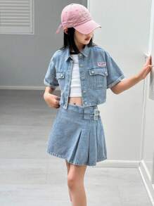 توصية ملابس للفتيات المراهقات في الصيف بطراز كوري رجعي أنيق وجذاب: ملابس علوية جينز قصيرة الأكمام واسعة الكتف مع جيب وتنورة جينز مطوية قصيرة، مناسبة للخروجات اليومية والمواعيد والتجمعات غير الرسمية وعطلات الشاطئ