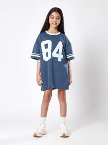 SUMWON Vestido camiseta estilo varsity número 84, jersey deportivo de cuello redondo, corte holgado, informal y oversize con detalles a rayas para verano, festivales y uso urbano - Azul - Ver 3