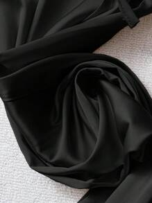 SHEIN CURVE+ 女士休闲亮面缎面低腰阔腿裤，适合简约休闲装扮和通勤穿着，春夏款 - 黑色 - 查看 6