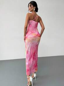 Firerie 夏季新款女装连衣裙，简约优雅浪漫，适合休闲约会、假日海滩派对，黄粉色花卉印花，褶皱纹理面料，细肩带甜心领无袖修身长裙 - 玫紅色 - 查看 2