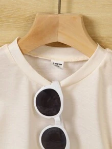 SHEIN Casuvi Kids Bộ 2 món thời trang tối giản cho bé trai, áo tay ngắn in họa tiết quả mơ phối màu cổ tròn và quần short cạp chun, thể hiện vẻ lịch lãm, phù hợp cho bé trai 4-7 tuổi mặc thường ngày khi trở lại trường. - Màu be - Xem 4