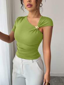 Selianne Áo thun tay ngắn cổ bẻ thanh lịch đính nút kim loại vàng hồng 3D cho nữ - Màu xanh Ô liu - Xem 4