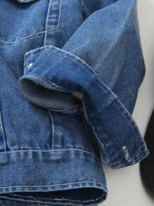 SHEIN 2 Stücke Jungen Denim Jacke mit Kragen & Loose Fit Jeans Set, Jacke mit Knopfdesign für einfaches Anziehen, Hose mit einzigartigen Taschen, angenehm weiches Material, geeignet für tägliche Ausflüge, Schule, Urlaub, Veranstaltungen, Schulanfangszeit - Mittele Waschung - Übersicht 7