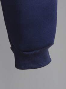 SHEIN 2pcs/Set Young Boys' Casual 2 In 1 Letter Print Round Neck Long Sleeve Top And Loose Shorts Set, Layered Design With Refined Letter Print, Adds A Casual Fashionable Touch, Relaxed Fit Ankle Length Pants, Soft & Comfortable Fabric Suitable For Mall, School, Sports, Party, Park And Back To School Season Fall Winter