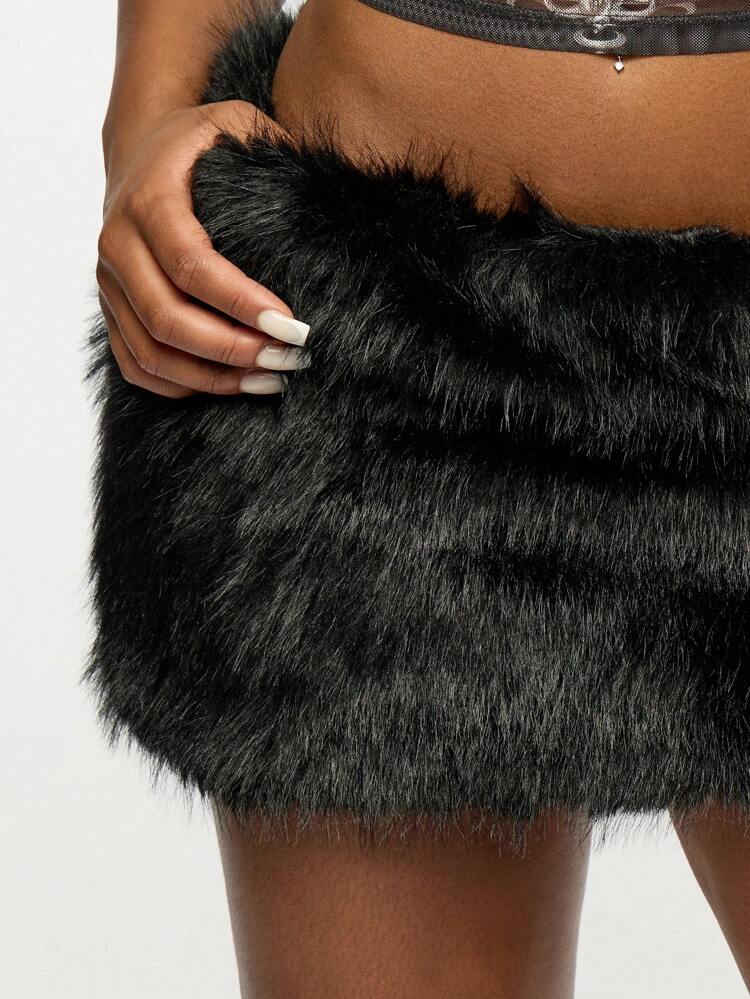 SUMWON Halloween Faux Fur Mini Skirt Club Party Wear Winter Fashion Festival Clubwear Fluffy Mini Skirt With Furry Design