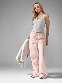 MISSGUIDED Cotton Jersey Tank Top Elastic Neck Halter Casual Sleeveless Knit Tank Top Summer Basic Crop Top Layering Essential Spring Leisure Everyday Basics - Light Grey - View 3