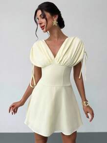 Firerie Robe élégante de vacances pour femmes à col en V sans manches, taille serrée et coupe évasée, pour des photos de remise des diplômes, beige